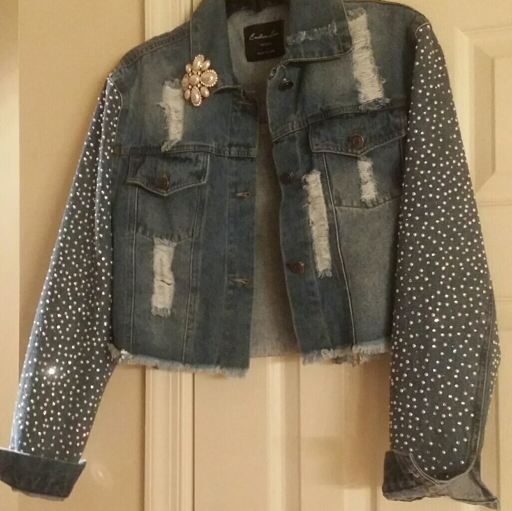 Denim cropped jacket.